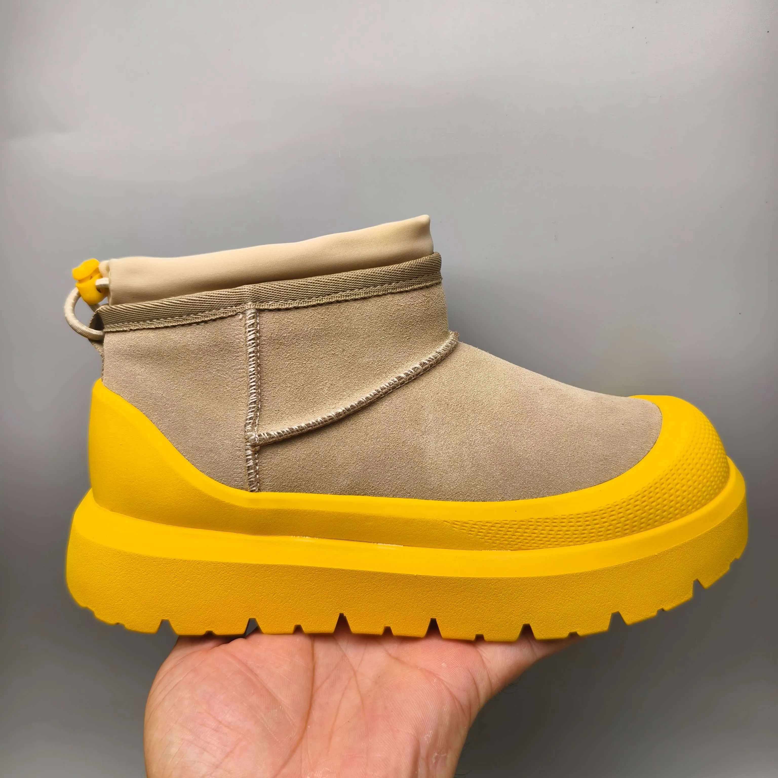 💰Women’s shoes 280 Men’s shoes 300 4196 Classic waterproof rubber sole couple’s shoes Color: White bottom Yellow bottom Blue bottom Black Matching sizes: 35-45